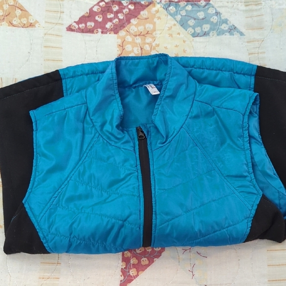 Exertek Quilted Blue and Black Athletic Vest - Picture 9 of 9